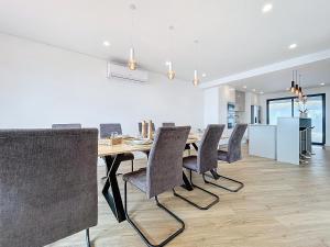 Gallery image of Breeze House 1 by Atlantic Holiday in Garajau +28 photos