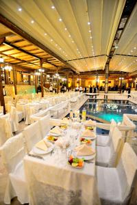 ห้องอาหารหรือที่รับประทานอาหารของ Baglar Saray Hotel