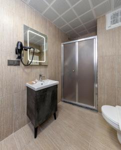 Koupelna v ubytování Çorlu Temel Hotel + 87 fotografií