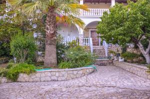 A garden outside Odysseas Studios