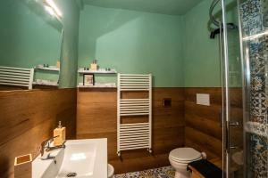 Koupelna v ubytování La Ciancia - Tourist Rental + 18 fotografií