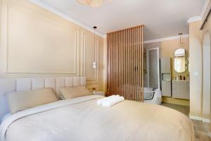 Postel nebo postele na pokoji v ubytování Magic Amour Love Room