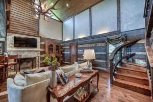Posezení v ubytování Luxury 23-ac Ranch Casita w/Hot tub!