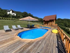 Φωτογραφία από το άλμπουμ του Timber Village σε Jošanička Banja