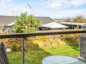 Zahrada ubytování 8 person holiday home in Glesborg-By Traum