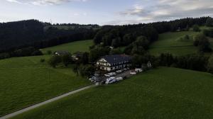 Gallery image of Gasthaus Schöberingerhof in Weyregg