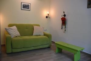 Galeriebild der Unterkunft The LODGE, separate apartment in a vila, with floor heating, groundfloor in Sinaia