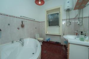 Koupelna v ubytování Holiday Private House with Unique Mountain View