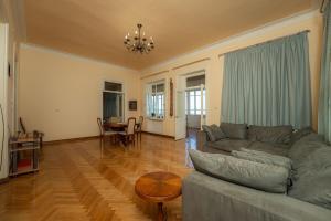 Posezení v ubytování Holiday Private House with Unique Mountain View