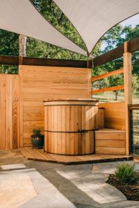 Φωτογραφία από το άλμπουμ του The Oak Meadows Guest House σε Μαριπόζα