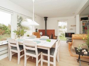 Χώρος καθιστικού στο 6 person holiday home in Nykøbing Sj-By Traum