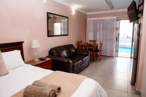 TV a/nebo společenská místnost v ubytování Marine48 Self-catering Port Elizabeth
