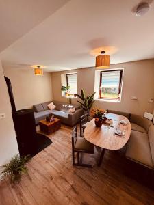 Gallery image of EIFELHUIS in het dal van de Salm in Eisenschmitt +19 photos