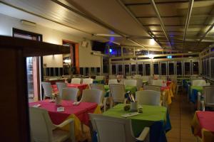 Restaurace v ubytování Hotel Vela Azzurra
