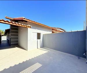 El edificio en el que está la casa vacacional