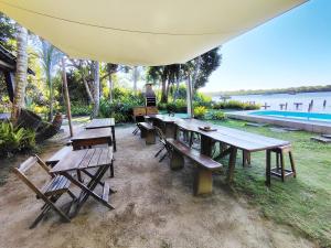 Bazén v ubytování Casa de Temporada Arcádia, Piscina, 22 Hóspedes, 5 Suítes e Churrasqueira em Itacaré na Bahia nebo v jeho okolí