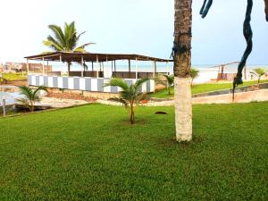 Afbeelding uit fotogalerij van LLOYDS BEACH RESORT and SPA in Kokrobite