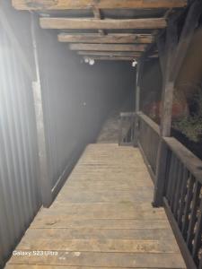 Φωτογραφία από το άλμπουμ του Over the hill and through the woods σε Ironton