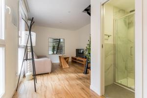 TV a/nebo společenská místnost v ubytování Cozy apartment- 1Bd 1Bth- Plaza Castilla