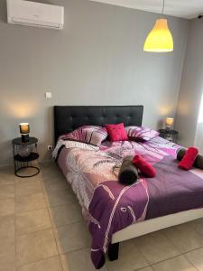 Postel nebo postele na pokoji v ubytování Villa en Provence 2 T3 jardin clos et SPA