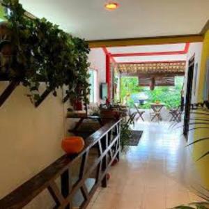Χώρος καθιστικού στο La Casita Hostel Praia do Forte Bahia