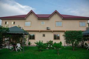 Κήπος έξω από το Magnolia lodge
