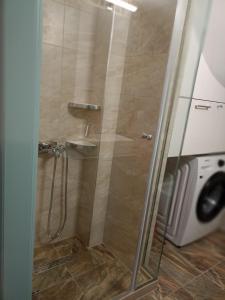 Bilik mandi di Fanula's view house +63 gambar