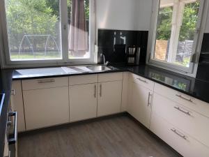 Galeriebild der Unterkunft Am Badesee Villa Svenson am Ellertshäuser See in Stadtlauringen