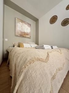 Postel nebo postele na pokoji v ubytování UrbanSoul Millau