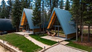 Το κτήριο όπου στεγάζεται  η παραθεριστική κατοικία