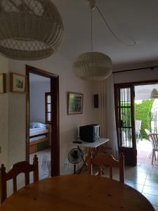 Μια τηλεόραση ή/και κέντρο ψυχαγωγίας στο Casa Cambrils 500m playa AC