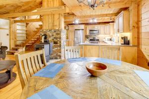 Gallery image of 7 Mi to Glens Falls Peaceful Retreat with Game Room  +25 photos