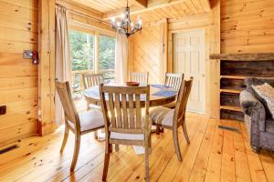 Gallery image of 7 Mi to Glens Falls Peaceful Retreat with Game Room 