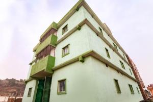 Tòa nhà nơi khách sạn tọa lạc