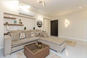 Χώρος καθιστικού στο 83/17/3 · 5BR-4BATH Spacious Luxury Haven +73 φωτογραφίες