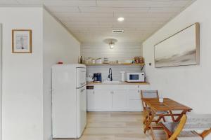 Gallery image of Ground Level - Serenity in Surf City in Surf City