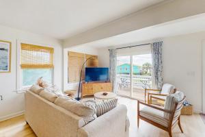 Gallery image of Top Level - Serenity in Surf City in Surf City