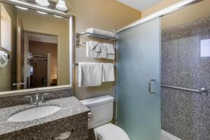 Ένα μπάνιο στο Best Western Canyon De Chelly Inn +17 φωτογραφίες