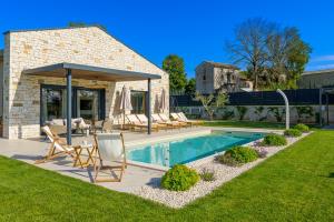 Πισίνα στο ή κοντά στο Casa Fiore Viola for 8 people with heated pool