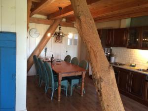 O bucătărie sau chicinetă la Apartment in Schagen near beach