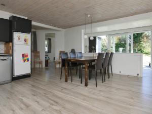 Gallery image of 6 person holiday home in Væggerløse in Marielyst