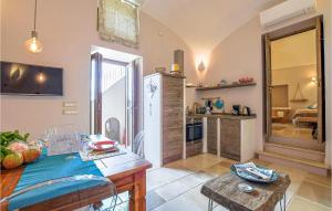 Η κουζίνα ή μικρή κουζίνα στο Amazing Apartment In Massa Lubrense