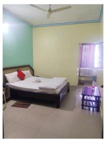 Gallery image of SEA-SIDE ROOFTOP VIEW- GARDEN -PARKING- Classic Hotel D-II PURI in Puri