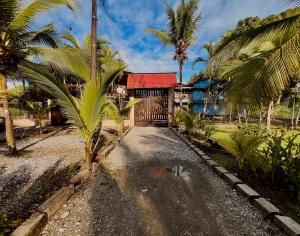 Afbeelding uit fotogalerij van Casa Macondo Nuquí in Nuquí +15 foto's