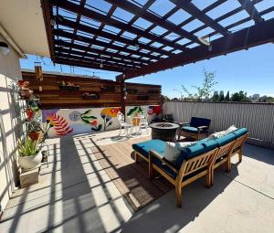 Μπαλκόνι ή βεράντα στο Casita Violeta Pet-Friendly Getaway Near Balboa