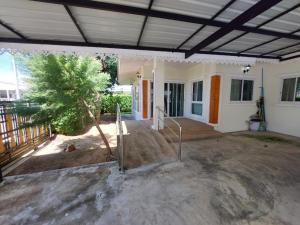 Gallery image of Pleun City Village in Pran Buri