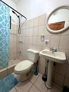 Ένα μπάνιο στο Sea Heaven Ground Floor Studio