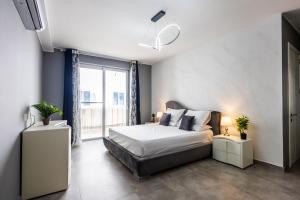 Postel nebo postele na pokoji v ubytování Beautifully Furnished 3 Bedroom Home in Qawra