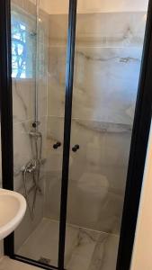 Koupelna v ubytování Panorama View Suite Carmel Center