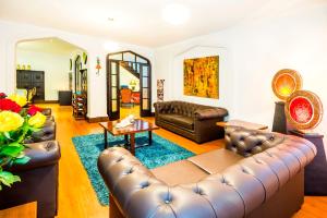 Area lounge atau bar di Matisse Hotel